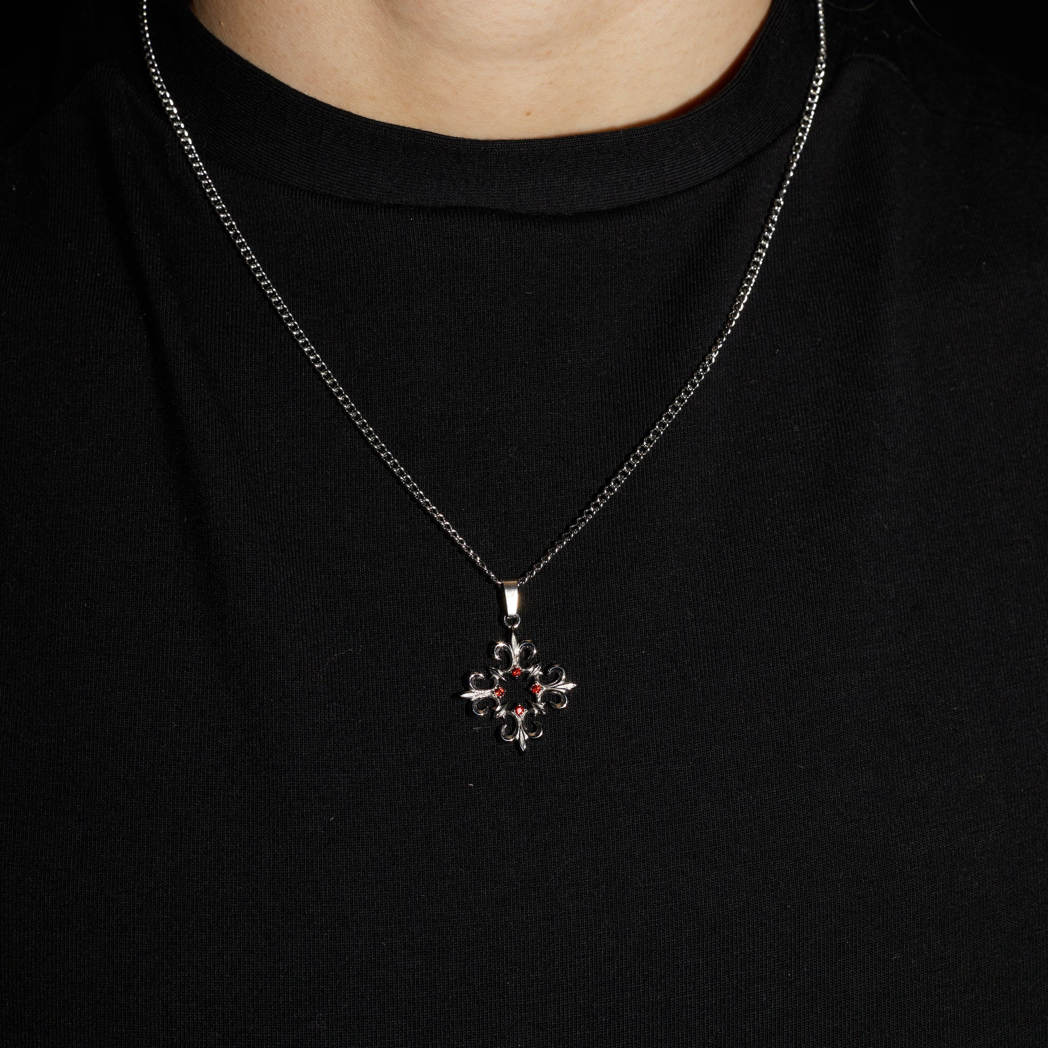 PIUS NECKLACE